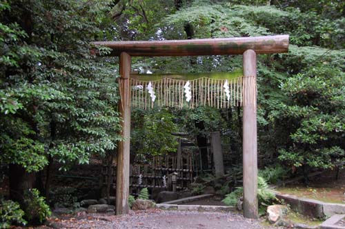 三柱鳥居・元糺池への入り口